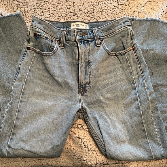 Abercrombie The Skinny High Rise Jeans - Picture 3 of 4